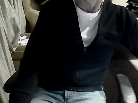 Snapshot of mariohurt101 chatting on 09.16.25 mariohurt101 online show from 09.16.25