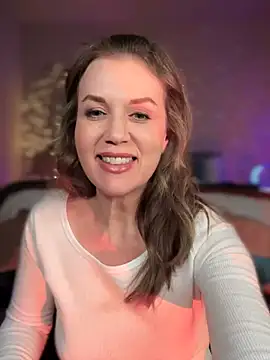 Snapshot of MaiseKnox chatting on 02.07.25 MaiseKnox online show from 02.07.25