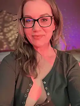 Snapshot of MaiseKnox chatting on 03.12.25 MaiseKnox online show from 03.12.25