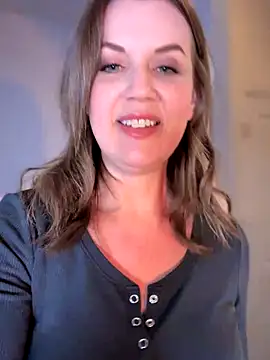 Snapshot of MaiseKnox chatting on 09.11.25 MaiseKnox online show from 09.11.25