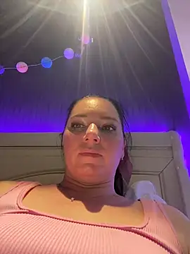 Snapshot of HotMilfMargo chatting on 02.16.25 HotMilfMargo online show from 02.16.25