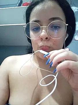 Snapshot of NinaSweet2 chatting on 03.01.25 NinaSweet2 online show from 03.01.25