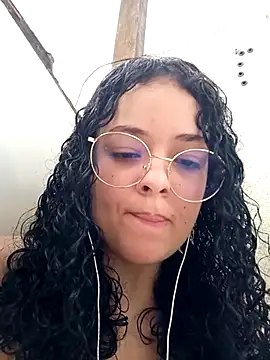 Snapshot of NinaSweet2 chatting on 03.11.25 NinaSweet2 online show from 03.11.25