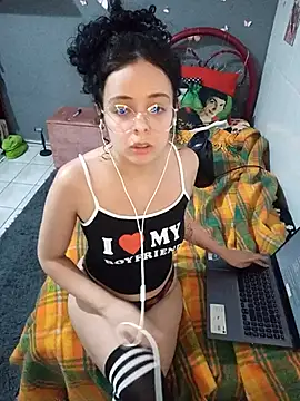 Snapshot of NinaSweet2 chatting on 10.10.25 NinaSweet2 online show from 10.10.25