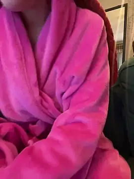 Snapshot of Lolybarbie chatting on 12.20.24 Lolybarbie online show from 12.20.24