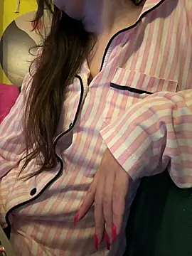 Snapshot of Lolybarbie chatting on 01.29.25 Lolybarbie online show from 01.29.25
