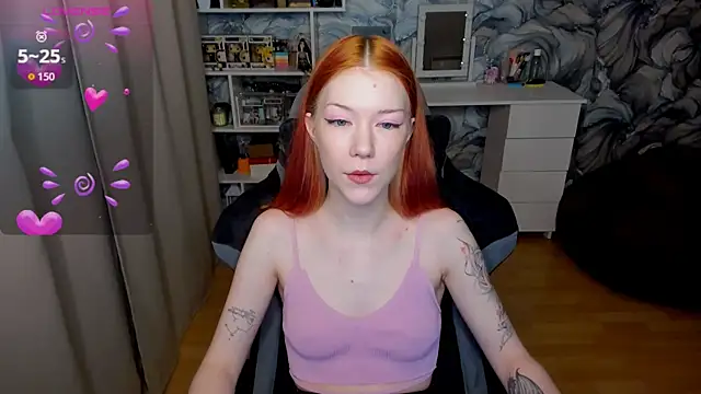 Snapshot of litl_Mia chatting on 11.14.25 litl Mia online show from 11.14.25