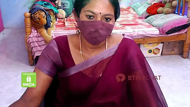 Snapshot of Novapol chatting on 12.22.24 Novapol online show from 12.22.24