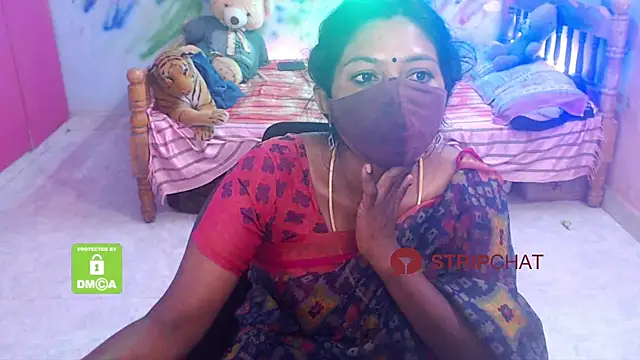 Snapshot of Novapol chatting on 01.12.25 Novapol online show from 01.12.25