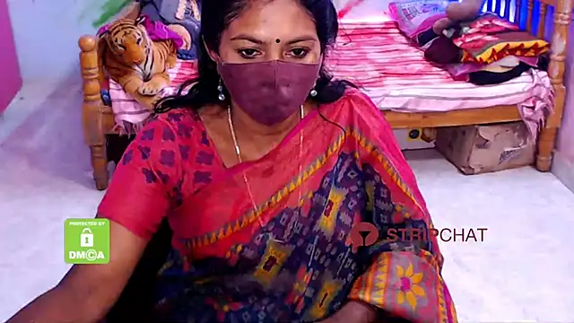 Snapshot of Novapol chatting on 01.26.25 Novapol online show from 01.26.25