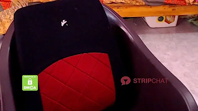 Snapshot of Novapol chatting on 03.16.25 Novapol online show from 03.16.25