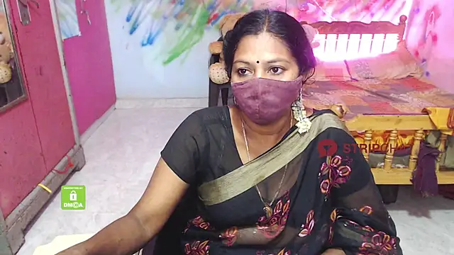 Snapshot of Novapol chatting on 09.16.25 Novapol online show from 09.16.25