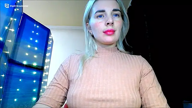 Snapshot of miaa_sunn chatting on 12.13.24 miaa sunn online show from 12.13.24