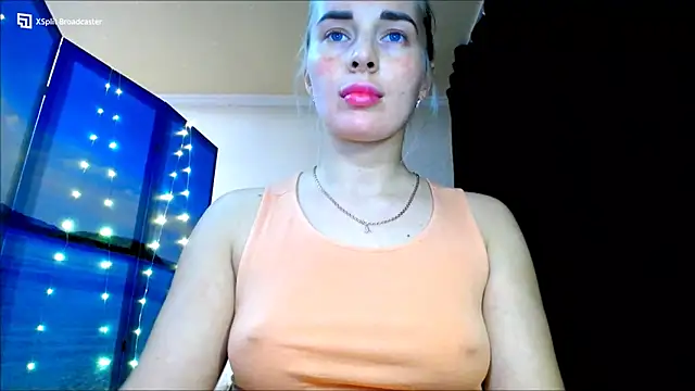 Snapshot of miaa_sunn chatting on 12.17.24 miaa sunn online show from 12.17.24