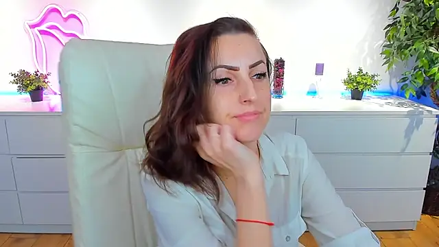 Rebecca Diamond online show from 02.03.25