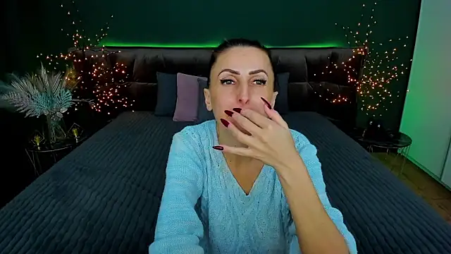 Rebecca Diamond online show from 02.11.25