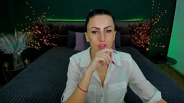 Rebecca Diamond online show from 02.13.25