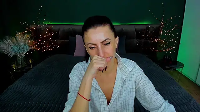 Rebecca Diamond online show from 03.05.25