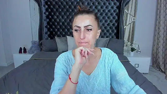 Rebecca Diamond online show from 12.03.25