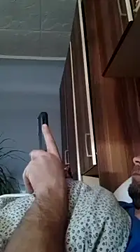 Snapshot of Rolandxxxr chatting on 02.19.25 Rolandxxxr online show from 02.19.25