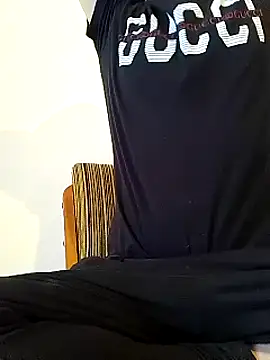 Snapshot of Rolandxxxr chatting on 02.23.25 Rolandxxxr online show from 02.23.25