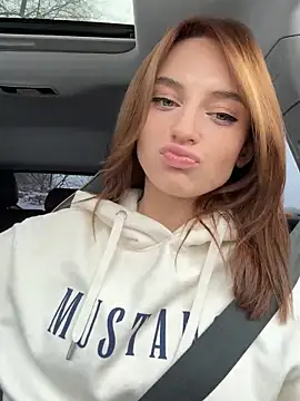 Snapshot of -AngelAri- chatting on 02.16.25 -AngelAri- online show from 02.16.25