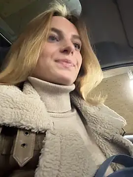 Snapshot of -AngelAri- chatting on 10.02.25 -AngelAri- online show from 10.02.25
