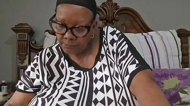 SEXYBOOBSNASS online show from 11.15.25