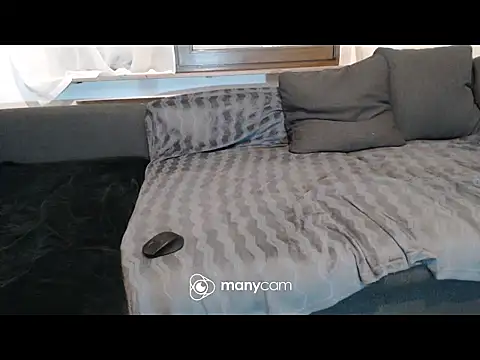 Snapshot of metalhead1970 chatting on 10.10.25 metalhead1970 online show from 10.10.25