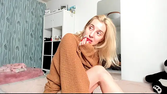 Snapshot of KenzieDawton chatting on 01.09.25 KenzieDawton online show from 01.09.25
