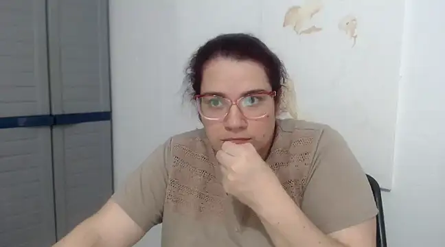 Snapshot of karlythoth@xh chatting on 02.19.25 karlythothxh online show from 02.19.25