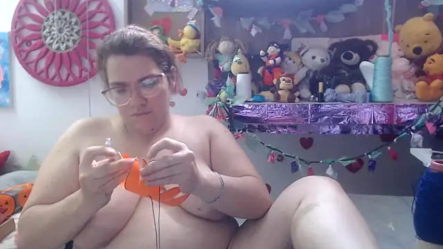 Snapshot of karlythoth@xh chatting on 09.26.25 karlythothxh online show from 09.26.25