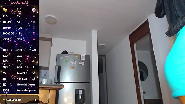 Snapshot of Ferotica_mistress chatting on 12.14.24 Ferotica mistress online show from 12.14.24