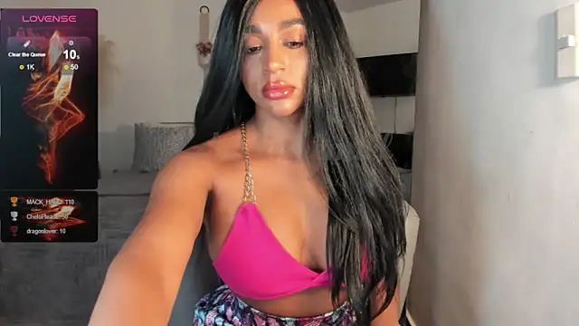 Snapshot of destinne_mill_ chatting on 01.14.25 destinne mill online show from 01.14.25