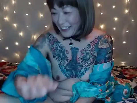 Snapshot of Megumi81 chatting on 03.13.25 Megumi81 online show from 03.13.25