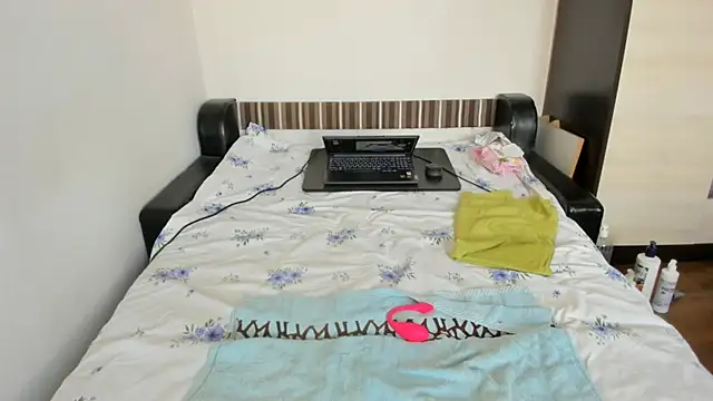 sweet-tinqerbell online show from 09.19.25