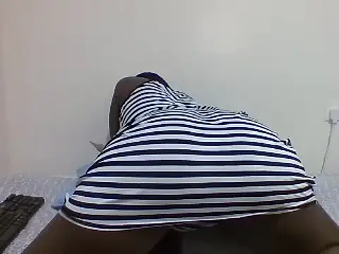 sweetelle09 online show from 02.22.25