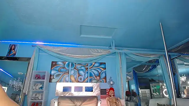 ADRIANNA FOX online show from 09.20.25