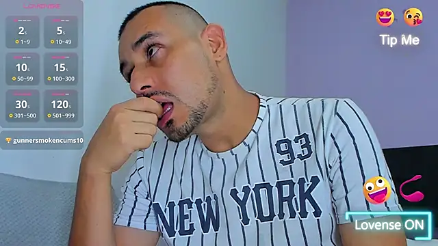 Snapshot of jhonyalzate2 chatting on 01.15.25 jhonyalzate2 online show from 01.15.25