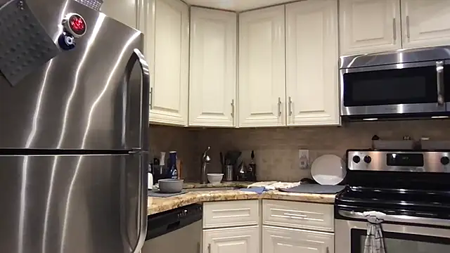 BigGuyMuscle online show from 11.04.25