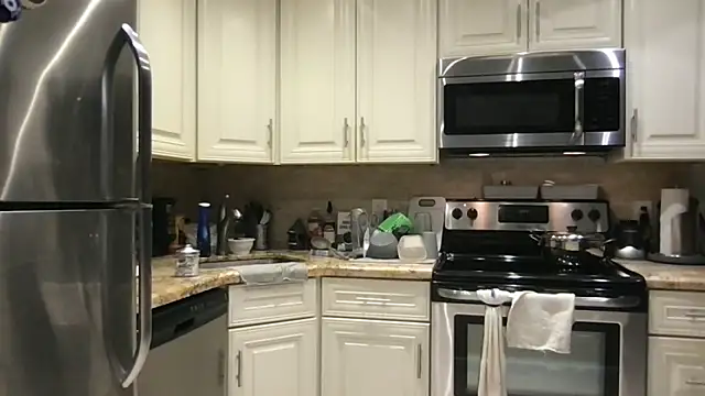 BigGuyMuscle online show from 11.23.25