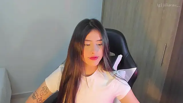 Snapshot of iriswest_ chatting on 01.23.25 iriswest online show from 01.23.25