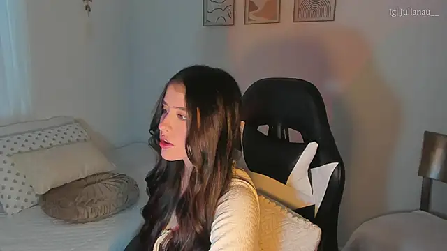 Snapshot of iriswest_ chatting on 02.19.25 iriswest online show from 02.19.25