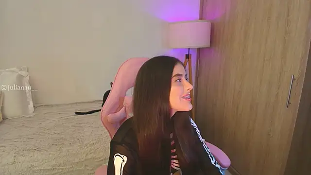 iriswest  online show from 10.25.25