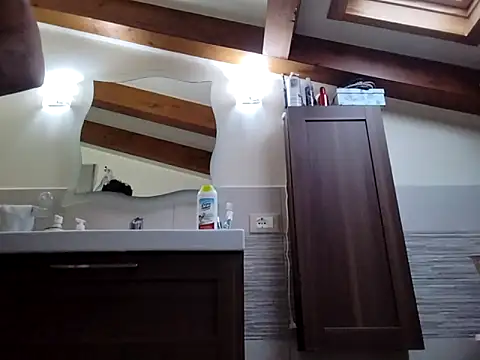 Snapshot of Xxgolden9 chatting on 10.21.25 Xxgolden9 online show from 10.21.25