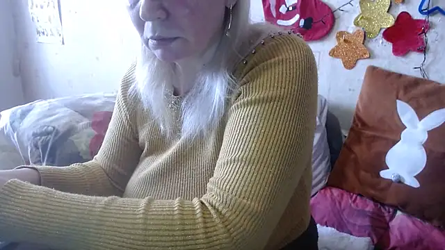 Snapshot of QueenLana chatting on 01.15.25 QueenLana online show from 01.15.25