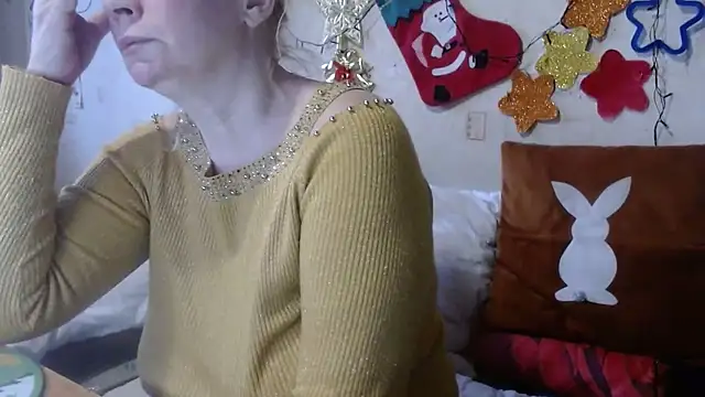 Snapshot of QueenLana chatting on 01.21.25 QueenLana online show from 01.21.25