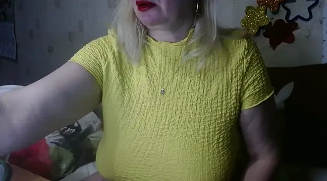 Snapshot of QueenLana chatting on 03.03.25 QueenLana online show from 03.03.25