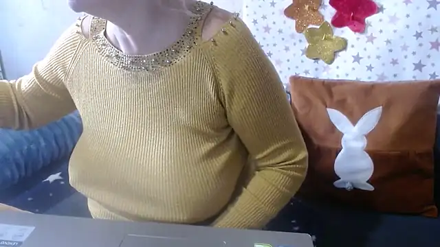 QueenLana online show from 10.29.25