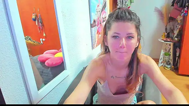 Snapshot of marie_marie03 chatting on 03.06.25 marie marie03 online show from 03.06.25